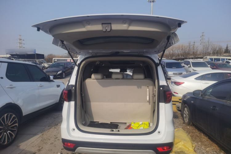 Used CHANGAN OSHAN Cosmos 2019 1.5T Automatic Flagship Version China VI Standard Trunk