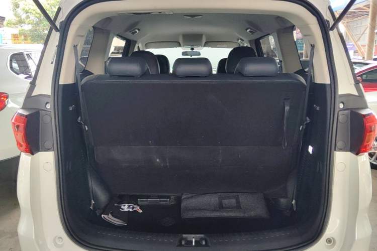 Used CHANGAN OSHAN Cosmos 2019 1.5T Automatic Comfort Edition China VI Standard Trunk