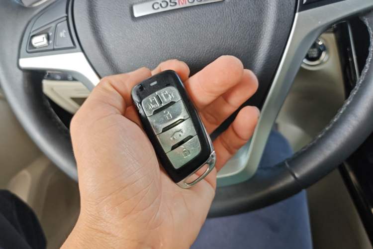 Used CHANGAN OSHAN Cosmos 2019 1.5T Automatic Flagship Version China VI Standard Vehicle Key