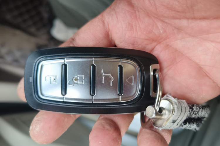 Used CHANGAN OSHAN Cosmos 2019 1.5T Automatic Elite Version China VI Standard Vehicle Key