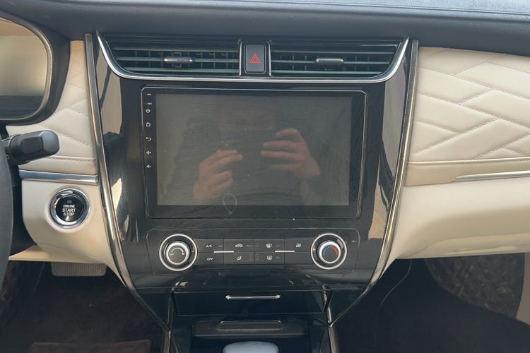 Used CHANGAN OSHAN Cosmos 2022 1.5T Automatic Business Model Audio And AC Panel