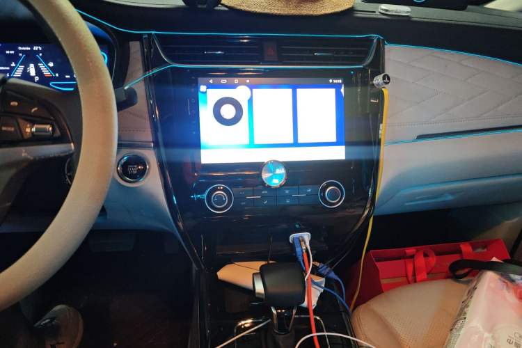 Used CHANGAN OSHAN Cosmos 2022 1.5T Automatic Business Model Audio And AC Panel