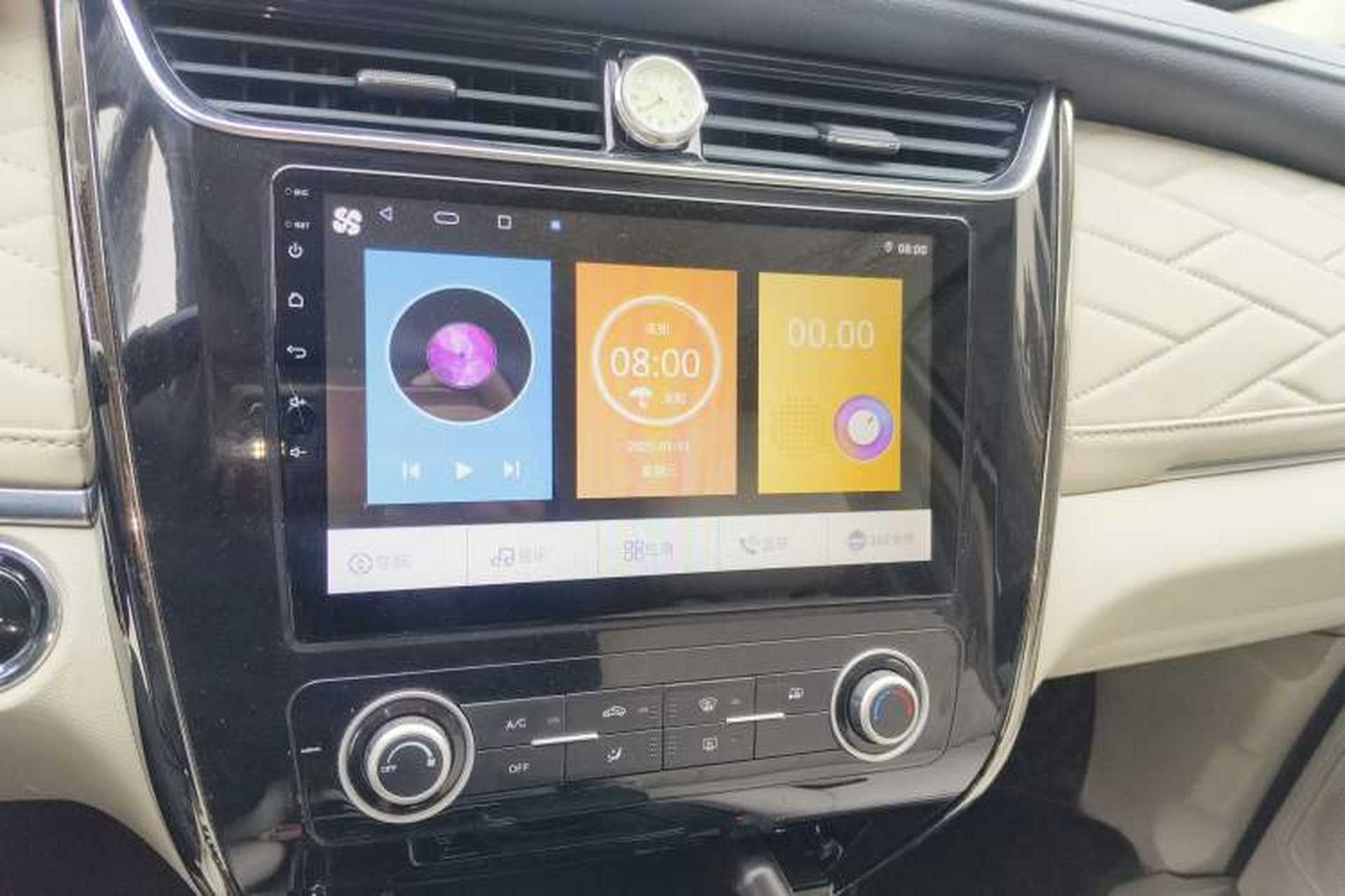 Used CHANGAN OSHAN Cosmos 2022 1.5T Automatic Business Model Audio And AC Panel