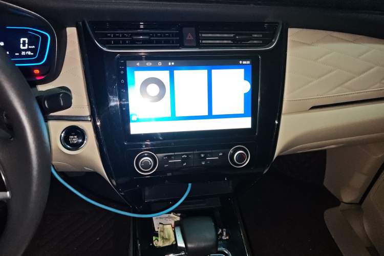 Used CHANGAN OSHAN Cosmos 2022 1.5T Automatic Business Model Audio And AC Panel