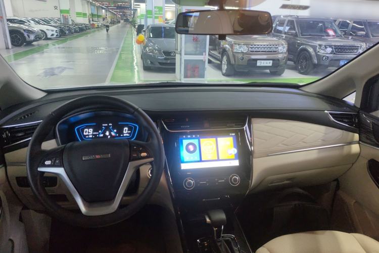 Used CHANGAN OSHAN Cosmos 2022 1.5T Automatic Business Model Center Console