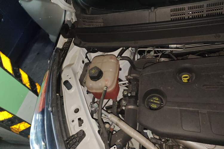 Used CHANGAN OSHAN Cosmos 2022 1.5T Automatic Business Model Engine Bay Right
