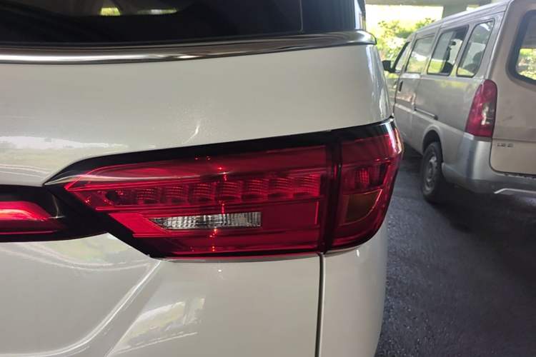 Used CHANGAN OSHAN Cosmos 2022 1.5T Automatic Business Model Exterior 3