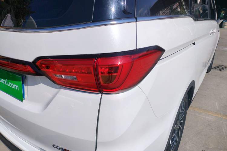 Used CHANGAN OSHAN Cosmos 2022 1.5T Automatic Business Model Exterior 6