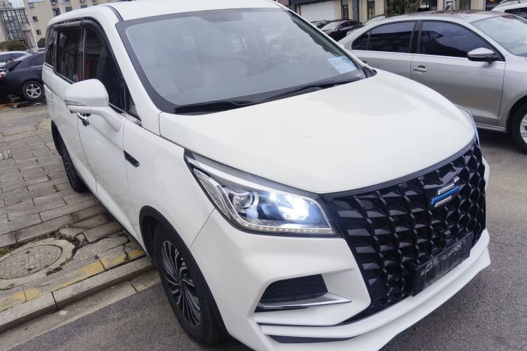 Used CHANGAN OSHAN Cosmos 2022 1.5T Automatic Business Model Front Right 45 Deg