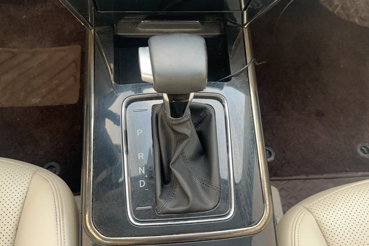 Used CHANGAN OSHAN Cosmos 2022 1.5T Automatic Business Model Gear Lever