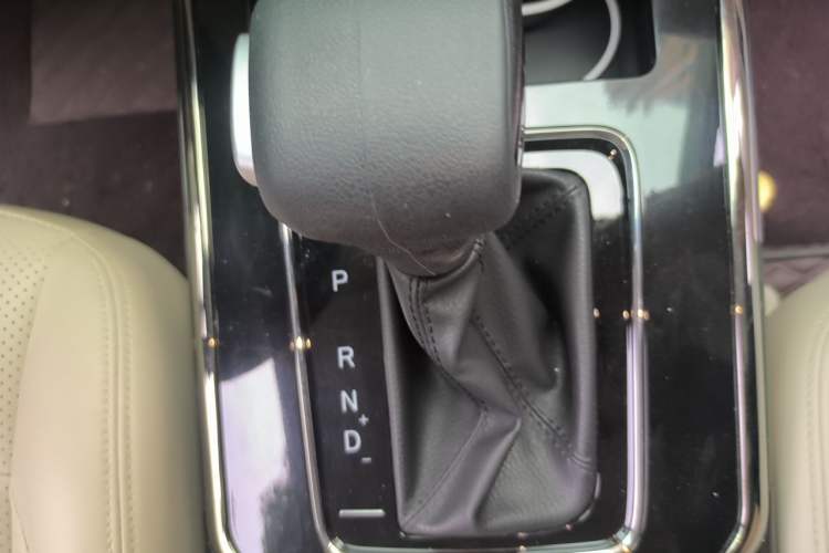 Used CHANGAN OSHAN Cosmos 2022 1.5T Automatic Business Model Gear Lever