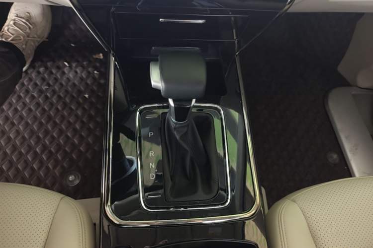 Used CHANGAN OSHAN Cosmos 2022 1.5T Automatic Business Model Gear Lever