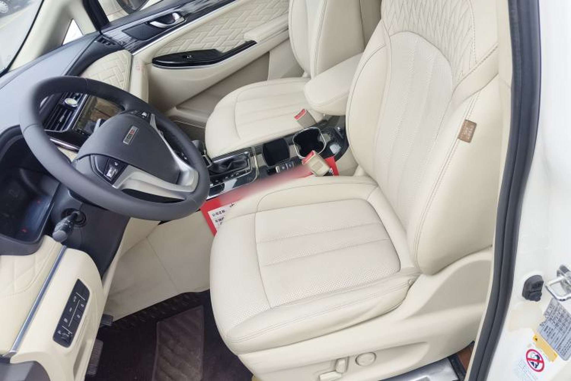 Used CHANGAN OSHAN Cosmos 2022 1.5T Automatic Business Model Left Front Seat