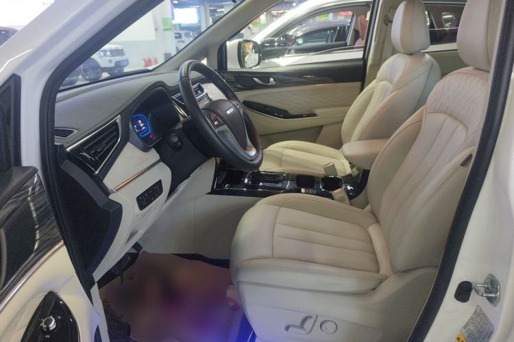 Used CHANGAN OSHAN Cosmos 2022 1.5T Automatic Business Model Left Front Seat