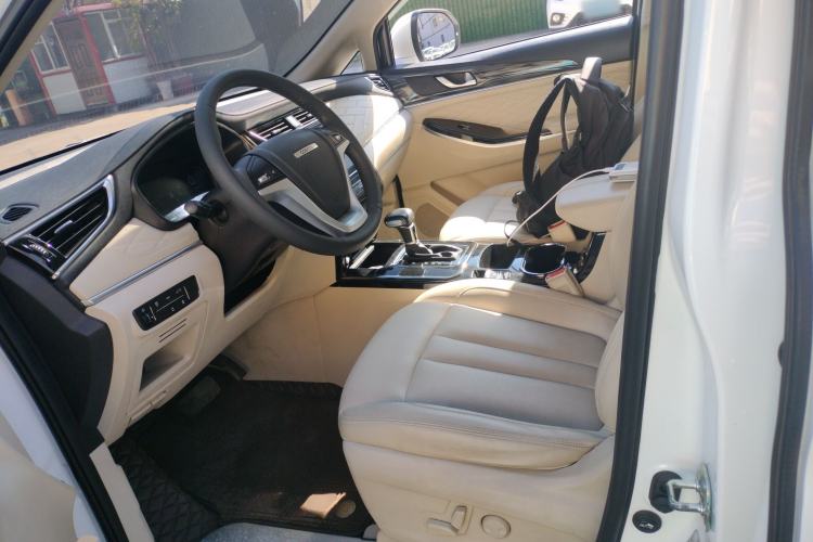 Used CHANGAN OSHAN Cosmos 2022 1.5T Automatic Business Model Left Front Seat