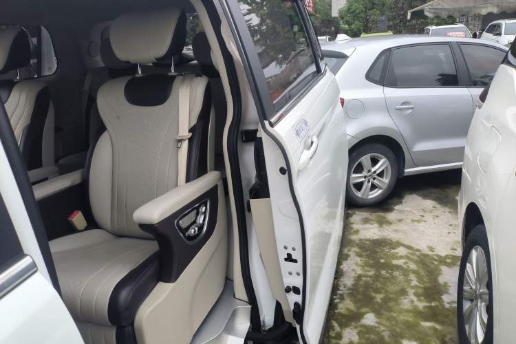 Used CHANGAN OSHAN Cosmos 2022 1.5T Automatic Business Model Left Rear Door Interior