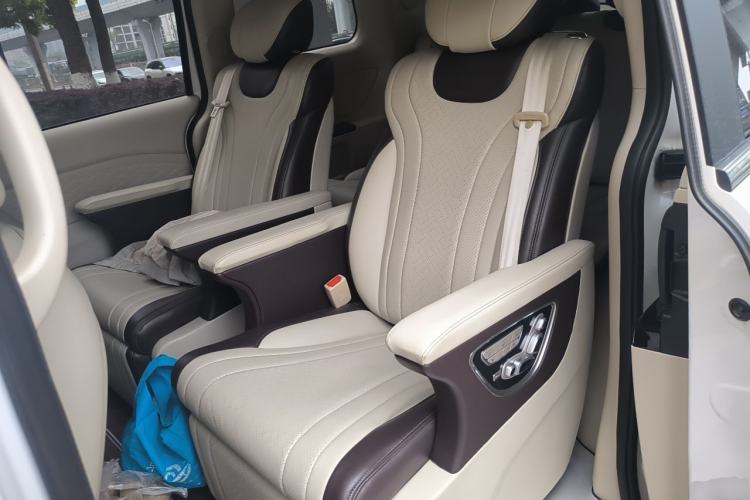 Used CHANGAN OSHAN Cosmos 2022 1.5T Automatic Business Model Left Rear Seat
