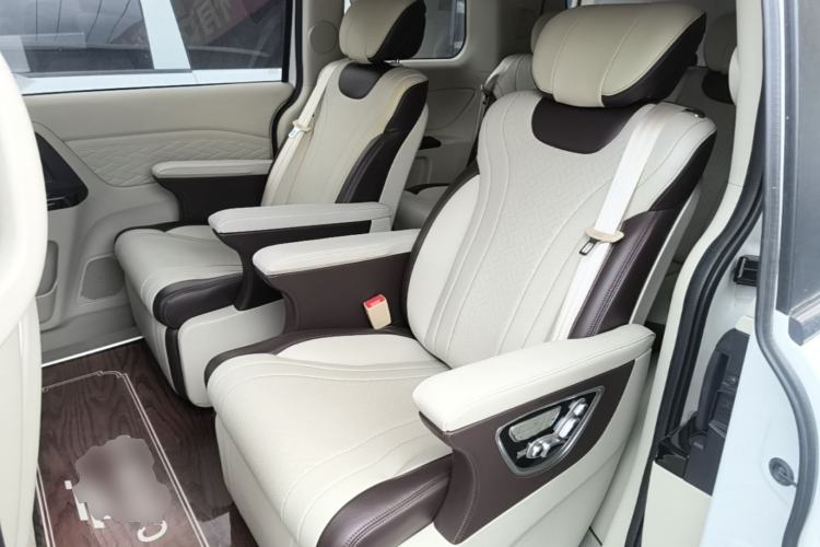 Used CHANGAN OSHAN Cosmos 2022 1.5T Automatic Business Model Left Rear Seat