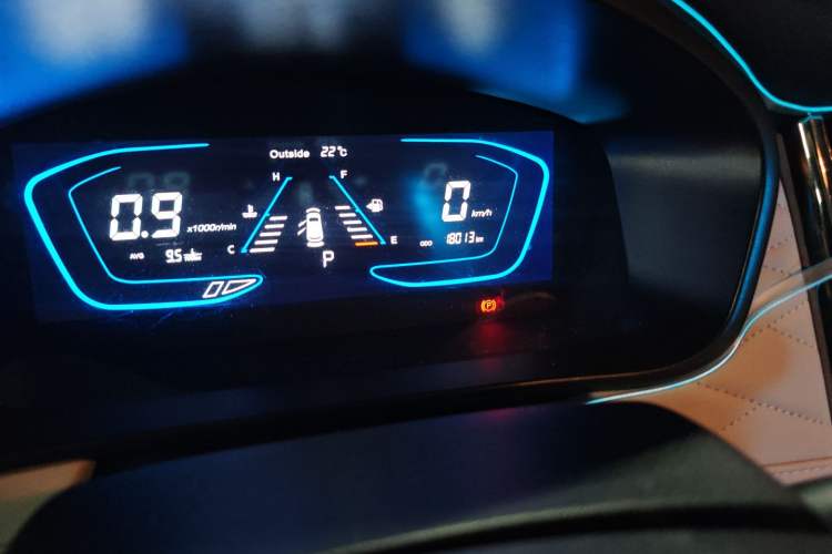 Used CHANGAN OSHAN Cosmos 2022 1.5T Automatic Business Model Odometer Close Up