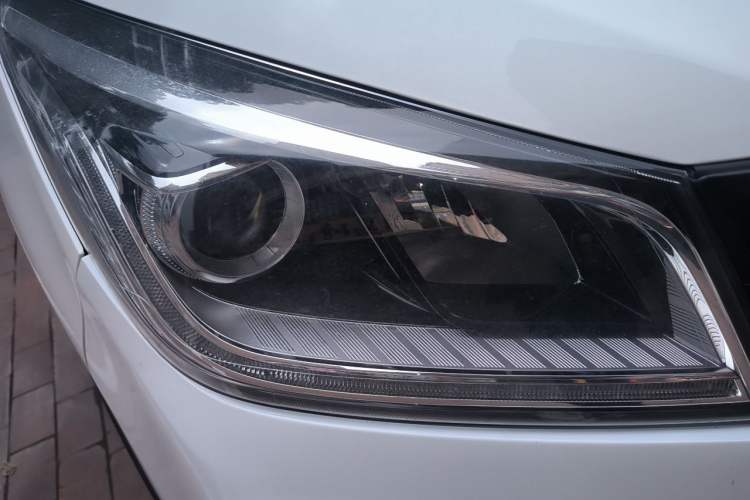 Used CHANGAN OSHAN Cosmos 2022 1.5T Automatic Business Model Right Front Headlight