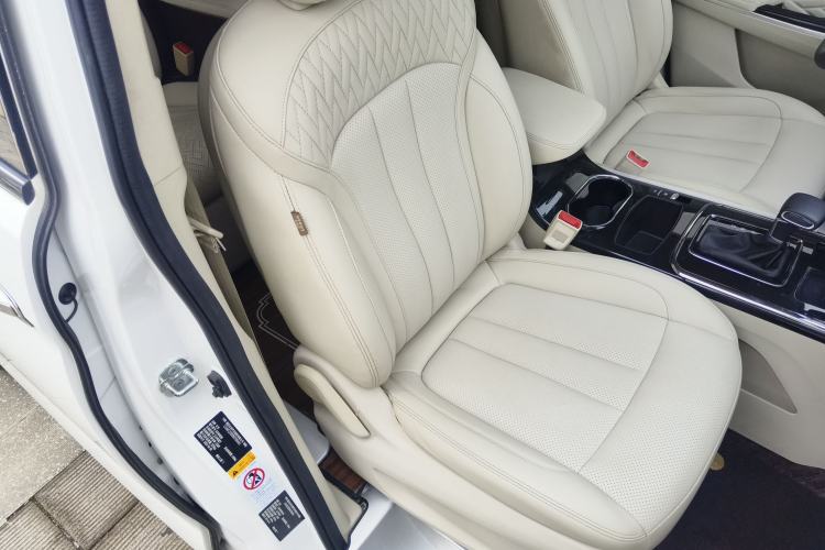 Used CHANGAN OSHAN Cosmos 2022 1.5T Automatic Business Model Right Front Seat