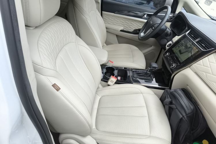 Used CHANGAN OSHAN Cosmos 2022 1.5T Automatic Business Model Right Front Seat