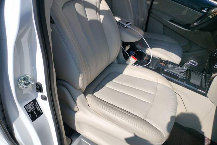 Used CHANGAN OSHAN Cosmos 2022 1.5T Automatic Business Model Right Front Seat