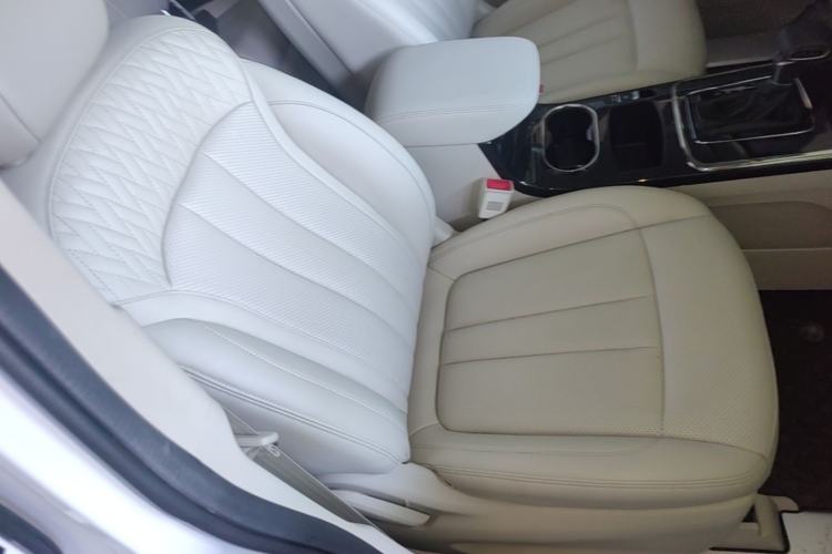 Used CHANGAN OSHAN Cosmos 2022 1.5T Automatic Business Model Right Front Seat