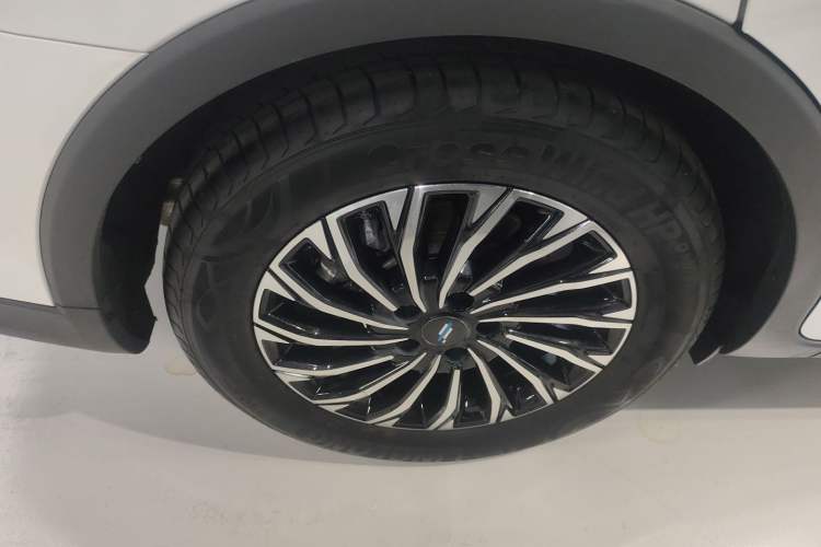 Used CHANGAN OSHAN Cosmos 2022 1.5T Automatic Business Model Right Rear Wheel Hub