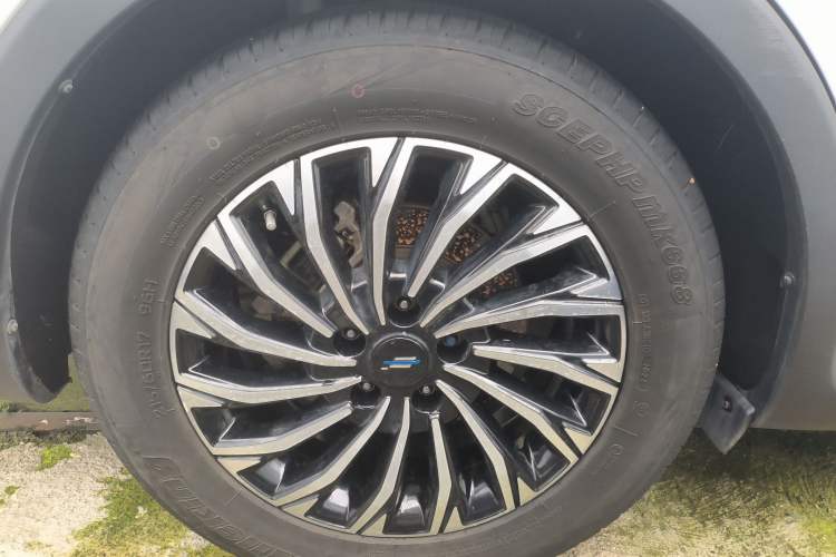 Used CHANGAN OSHAN Cosmos 2022 1.5T Automatic Business Model Right Rear Wheel Hub
