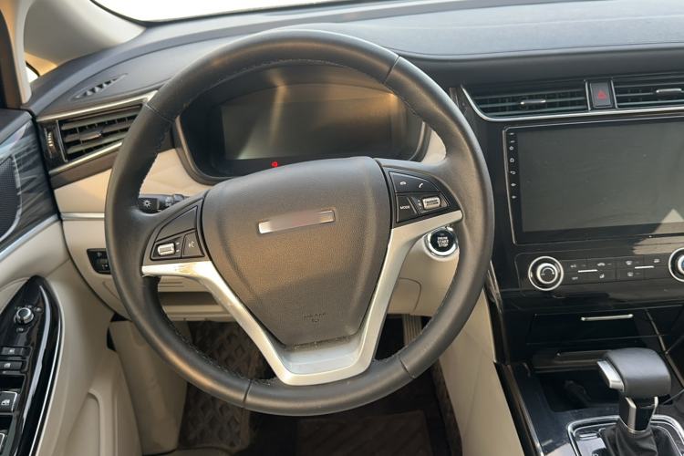 Used CHANGAN OSHAN Cosmos 2022 1.5T Automatic Business Model Steering Wheel