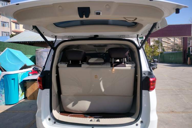 Used CHANGAN OSHAN Cosmos 2022 1.5T Automatic Business Model Trunk