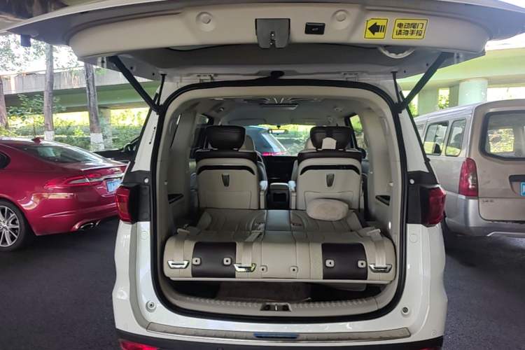 Used CHANGAN OSHAN Cosmos 2022 1.5T Automatic Business Model Trunk