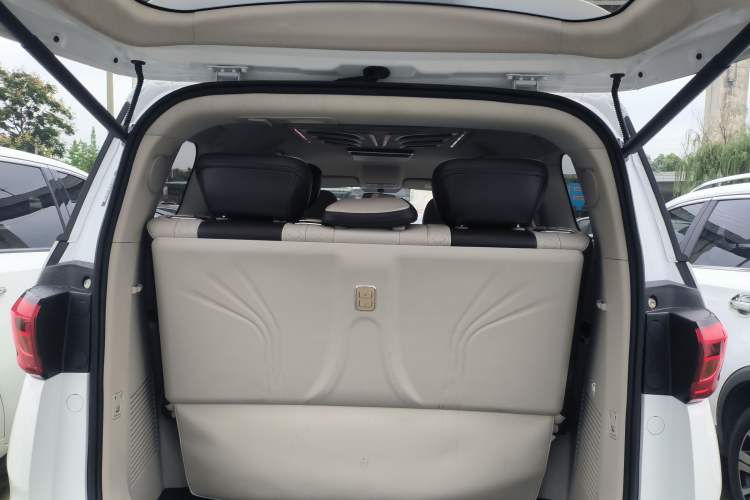 Used CHANGAN OSHAN Cosmos 2022 1.5T Automatic Business Model Trunk
