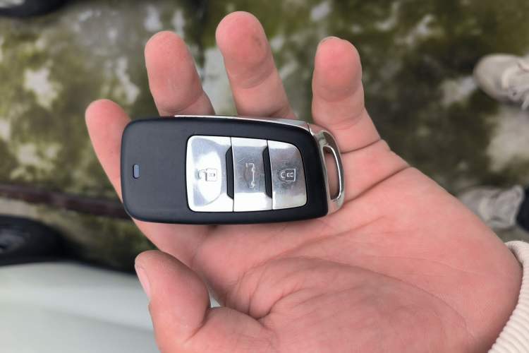 Used CHANGAN OSHAN Cosmos 2022 1.5T Automatic Business Model Vehicle Key