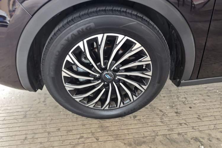 Used CHANGAN OSHAN Cosmos EV 2020 LingShang Model Left Front Wheel Hub