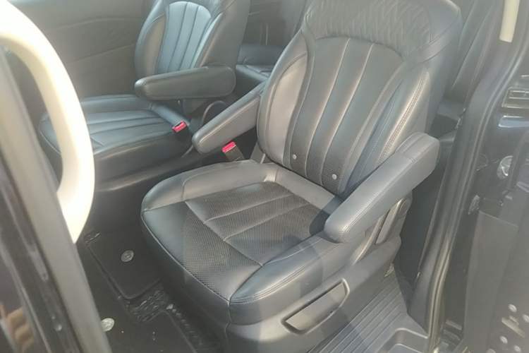Used CHANGAN OSHAN Cosmos EV 2020 LingShang Model Left Rear Seat