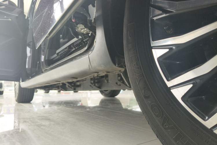 Used CHANGAN OSHAN Cosmos EV 2020 LingShang Model Left Side Sill