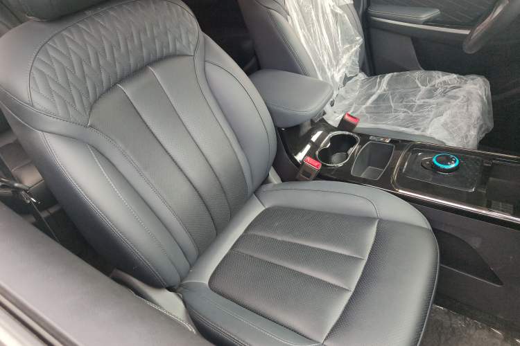 Used CHANGAN OSHAN Cosmos EV 2020 LingShang Model Right Front Seat
