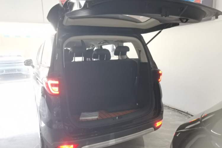 Used CHANGAN OSHAN Cosmos EV 2020 LingShang Model Trunk