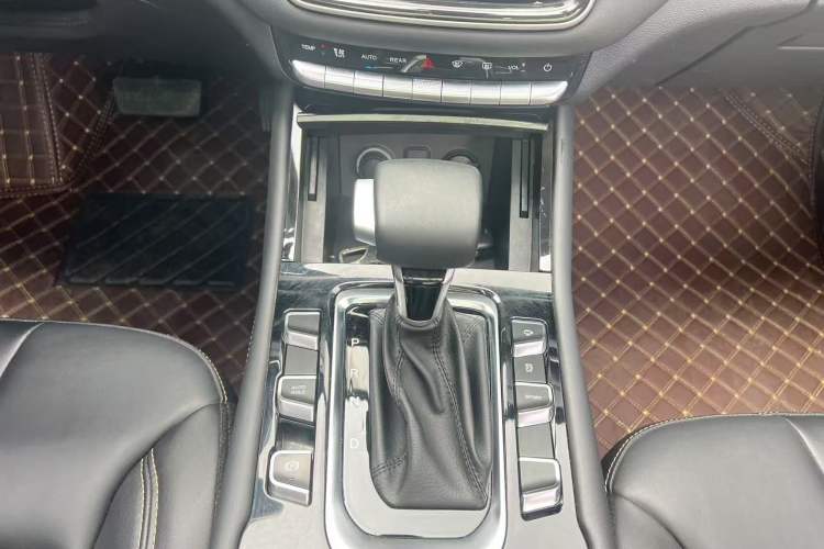 Used CHANGAN OSHAN COSPro 2021 1.5T Automatic Flagship 7-Seater Gear Lever