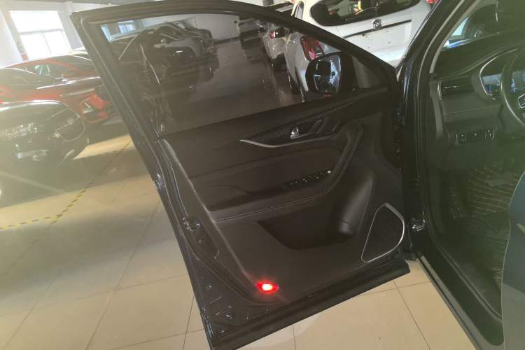 Used CHANGAN OSHAN COSPro 2021 1.5T Automatic Flagship 7-Seater Left Front Door Interior