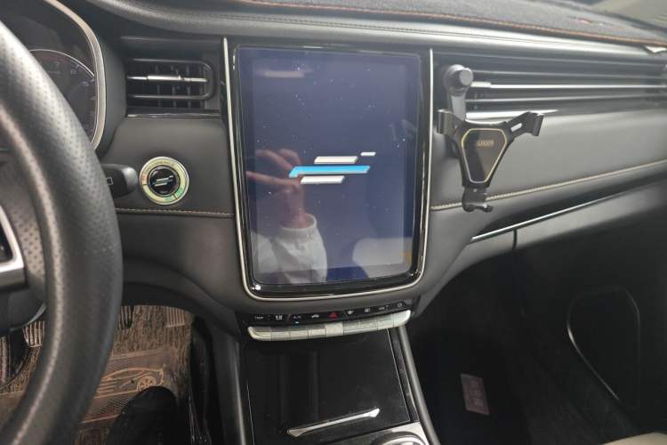 Used CHANGAN OSHAN COSPro 2021 1.5T Manual Luxury 5-Seater Audio And AC Panel