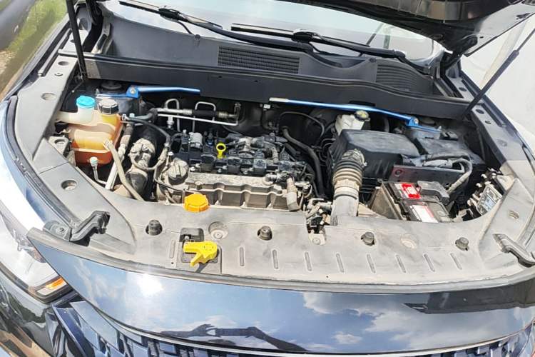 Used CHANGAN OSHAN COSPro 2021 1.5T Automatic Flagship 7-Seater Engine Bay