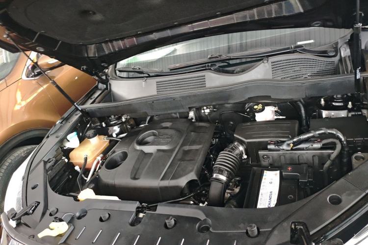 Used CHANGAN OSHAN COSPro 2021 1.5T Automatic Luxury 7-Seater Engine Bay
