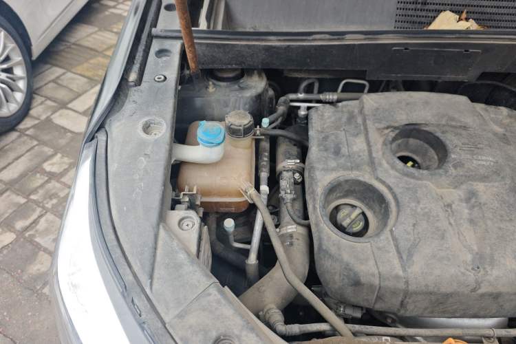 Used CHANGAN OSHAN COSPro 2021 1.5T Automatic Flagship 7-Seater Engine Bay Right