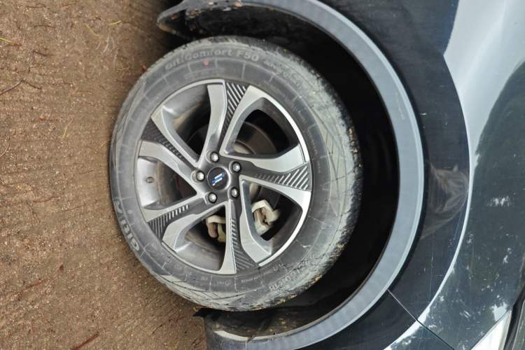 Used CHANGAN OSHAN COSPro 2021 1.5T Manual Luxury 5-Seater Right Front Wheel Hub
