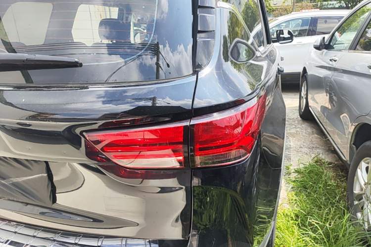Used CHANGAN OSHAN COSPro 2021 1.5T Automatic Flagship 7-Seater Right Rear Taillight