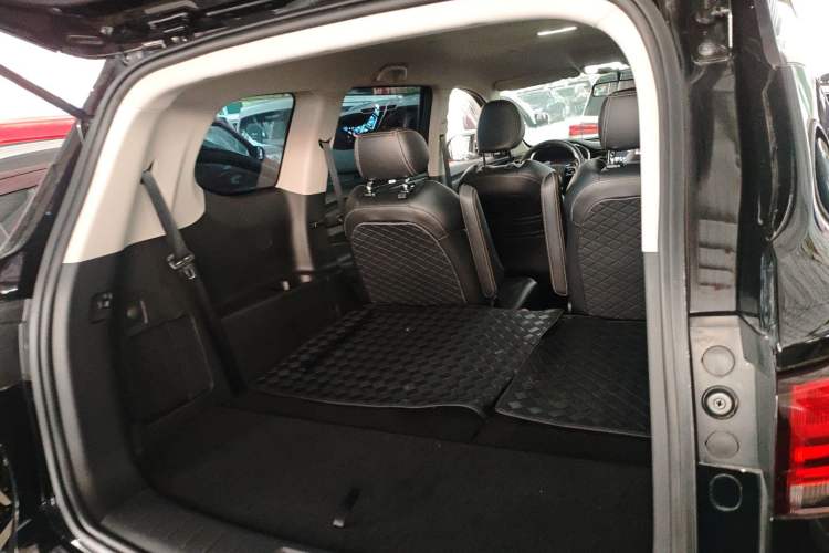 Used CHANGAN OSHAN COSPro 2021 1.5T Automatic Luxury 7-Seater Trunk
