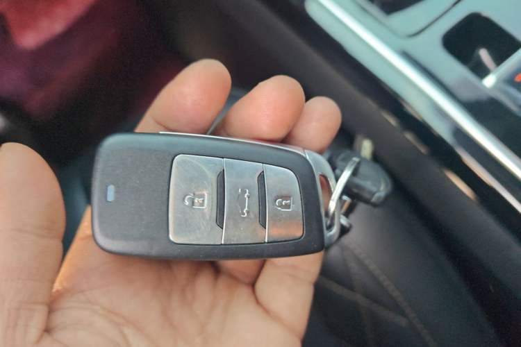 Used CHANGAN OSHAN COSPro 2021 GT 2.0T Automatic Pilot Model 7 Seats Vehicle Key